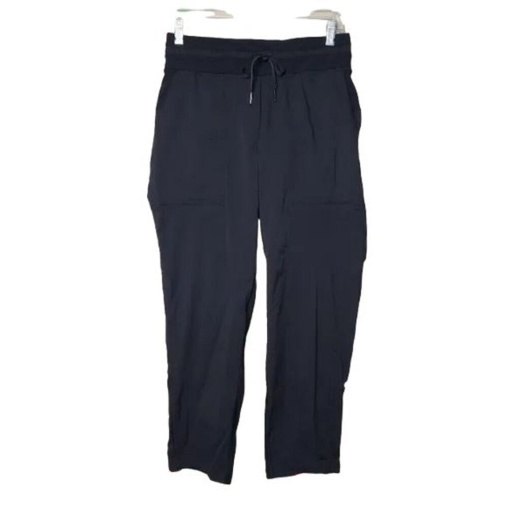 LULULEMON Black Thin Pinstriped Cropped Joggers Womens Size 6